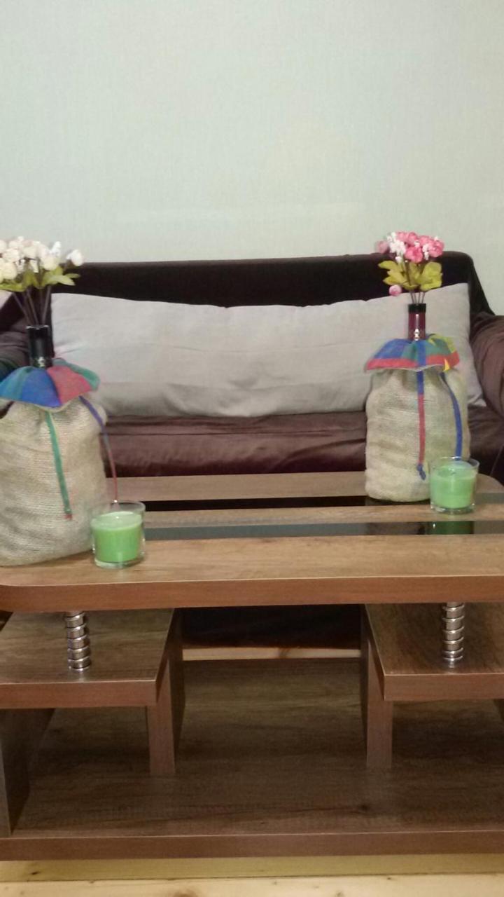 Apartment In Tbilisi Center Isk Home Стая снимка